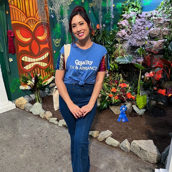 Fringe + Co upcycled rainbow sequin sleeve 80s VTG “Quality TV & Appliance” tee - Picture 4 of 5